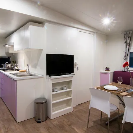 캠프장 Cherry Premium Adria Mobile Homes Zelena Laguna 포레치