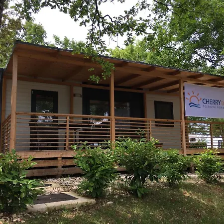 캠프장 Cherry Premium Adria Mobile Homes Zelena Laguna 포레치